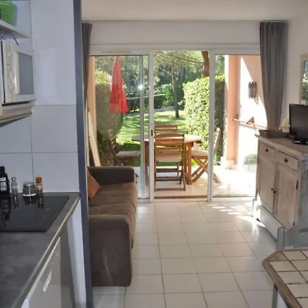 Apartamento Studio à Giens Piscine Chauffée Résidence Standing Hyères